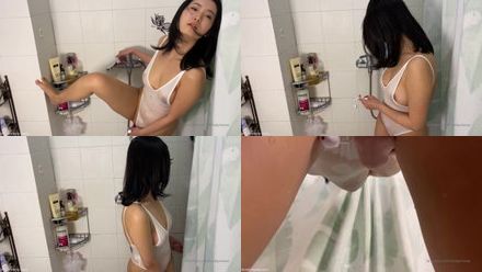 onlyfans淫蕩喵喵純白內衣濕身誘惑